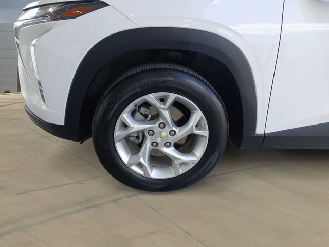 Used 2025 Chevrolet Trax LS w/ LS Convenience Package FWD image 14