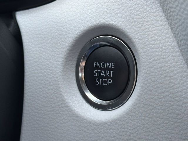 Used 2025 Toyota Corolla SE FWD image 19