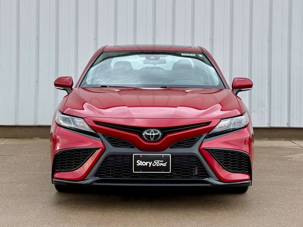 Used 2021 Toyota Camry SE w/ Cold Weather Package image 9