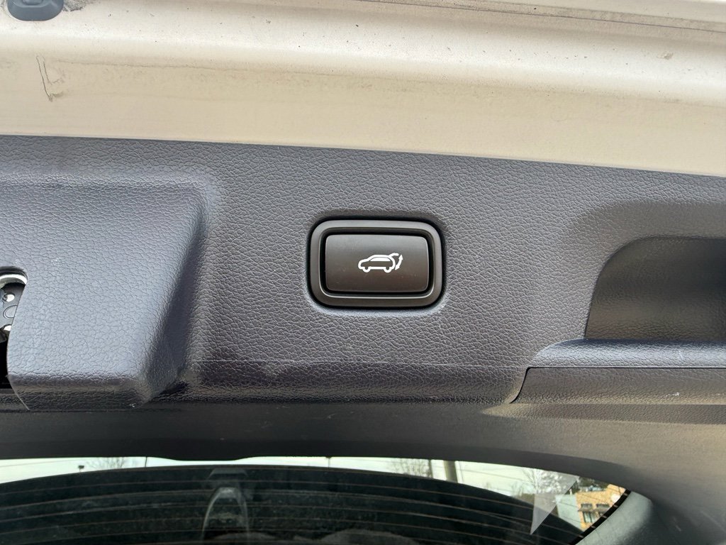 Used 2024 Hyundai Palisade Calligraphy image 15