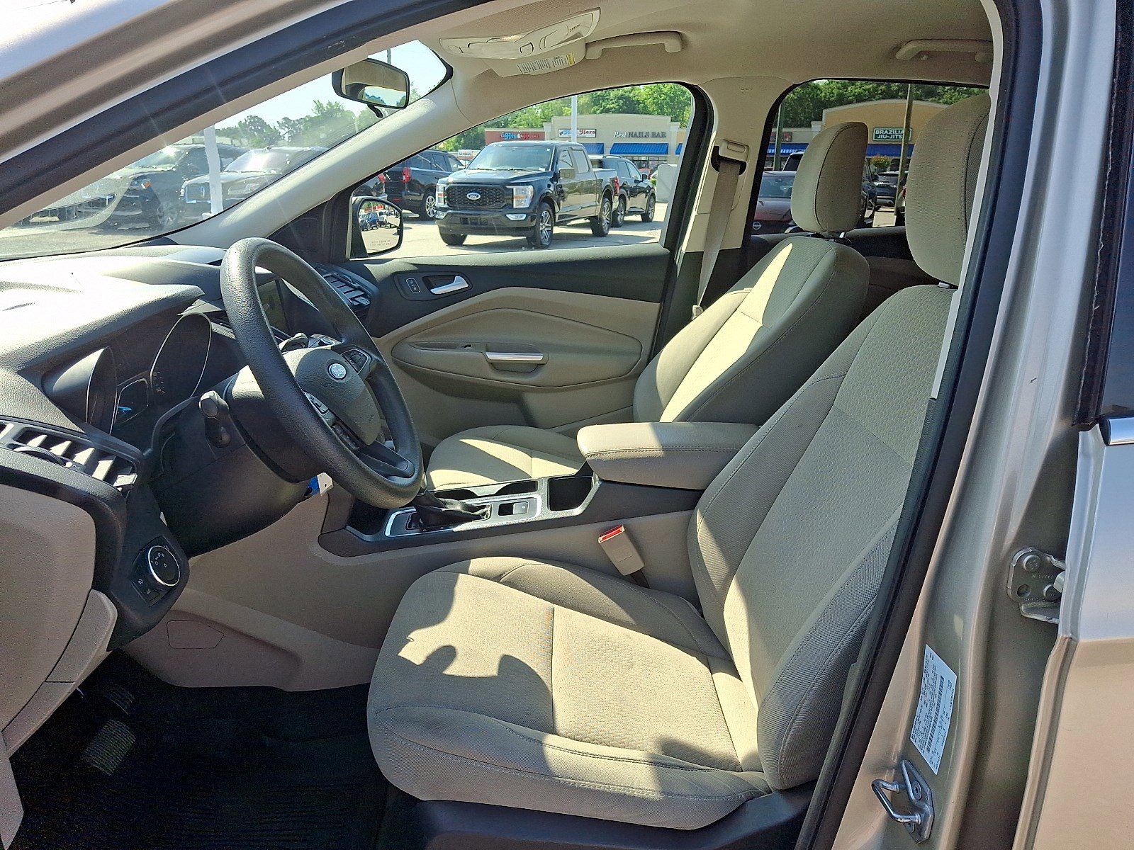 Certified 2018 Ford Escape SE w/ SE Sync 3 Package FWD image 12