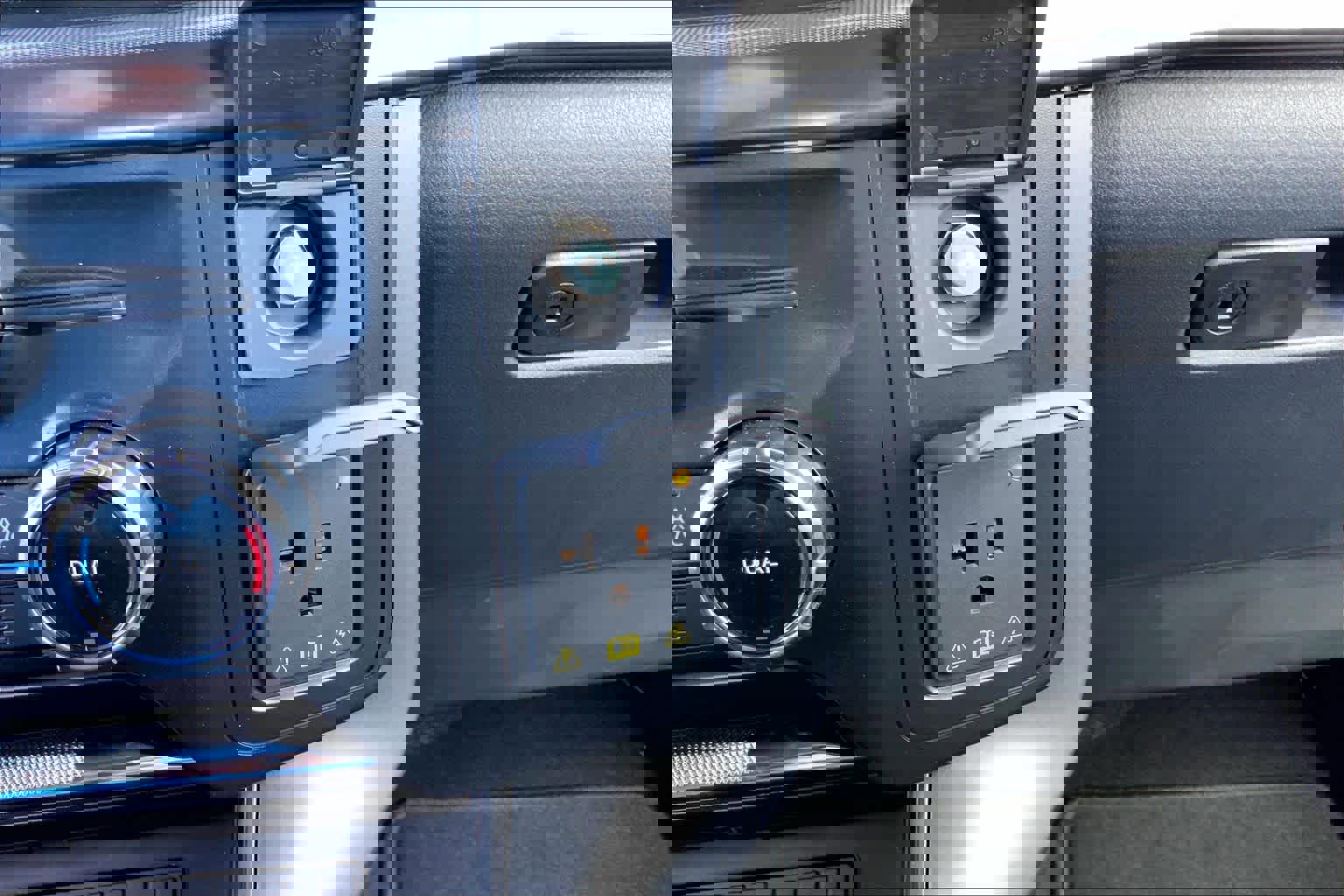 Certified 2024 Ford F150 Lariat w/ Equipment Group 502A High image 33