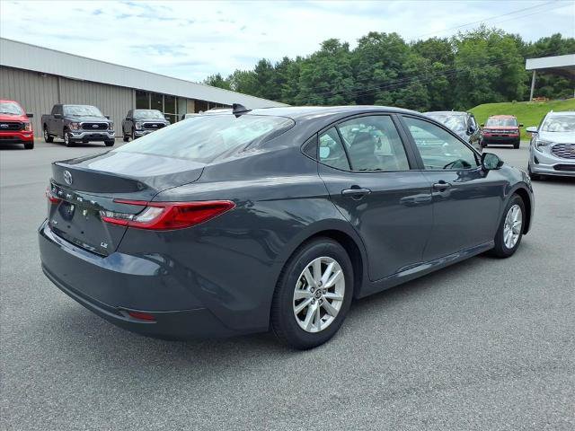 Used 2025 Toyota Camry LE FWD image 5