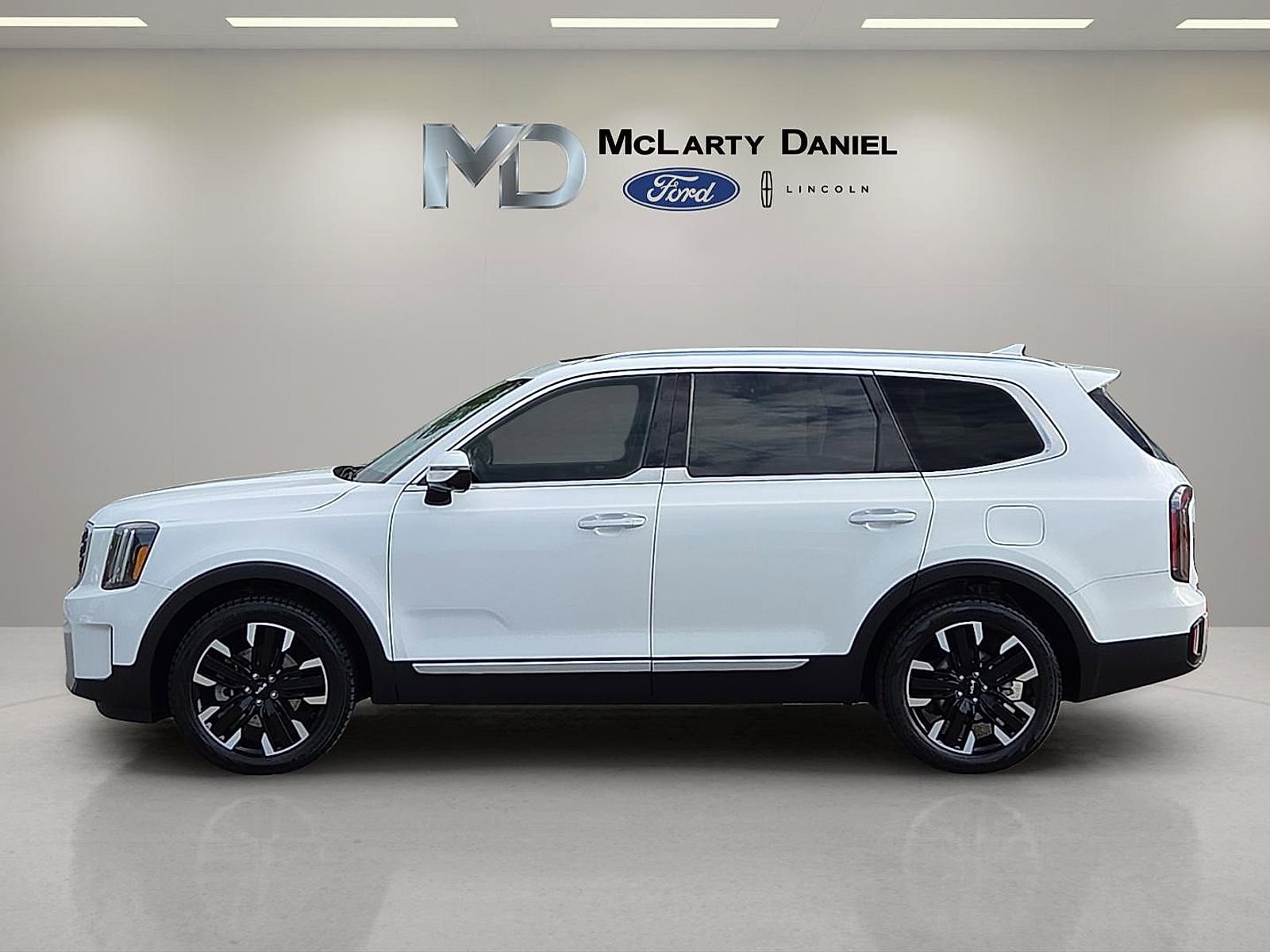 Used 2024 Kia Telluride SX AWD/4WD image 3