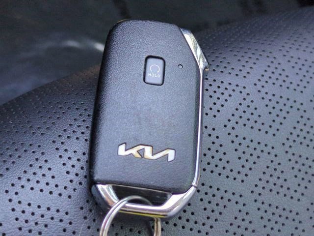 Used 2022 Kia Sorento S image 29