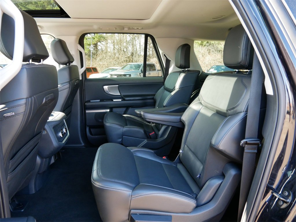 Certified 2025 Ford Expedition Max Platinum image 11