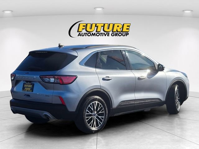 Certified 2022 Ford Escape Titanium image 4