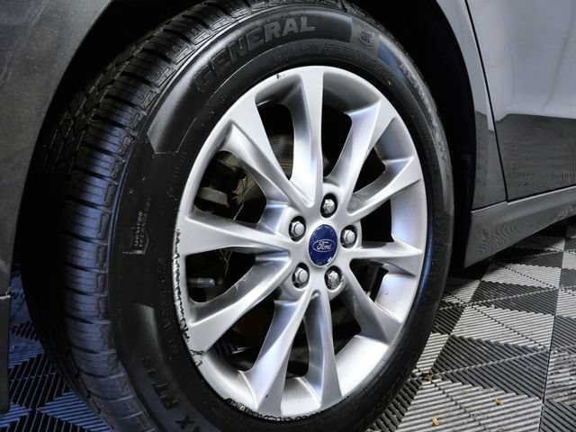 Certified 2017 Ford Fusion SE w/ Fusion SE Technology Package FWD image 8