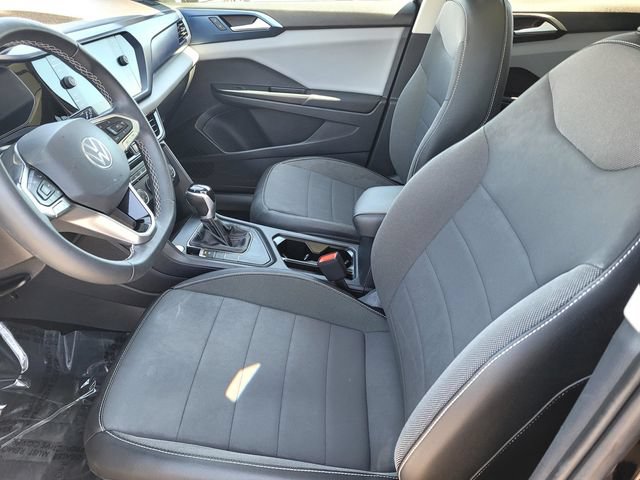 Used 2022 Volkswagen Taos SE w/ Panoramic Sunroof Package FWD image 16