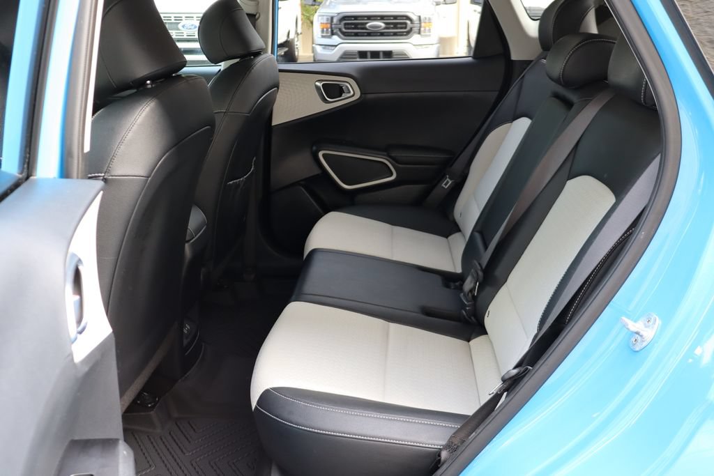 Used 2023 Kia Soul GT-Line FWD image 9