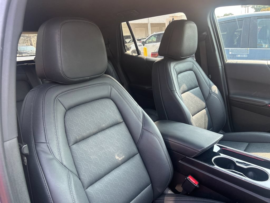 Used 2025 Chevrolet Equinox LT w/ Convenience Package II FWD image 14