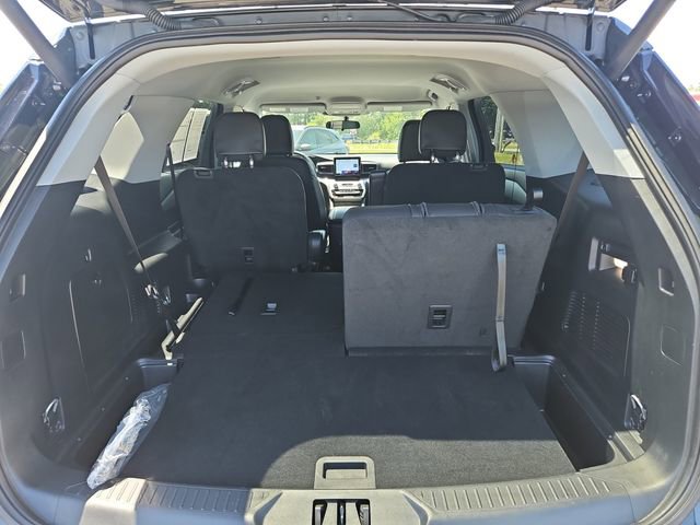Certified 2023 Ford Explorer XLT w/ Equipment Group 202A AWD/4WD image 16
