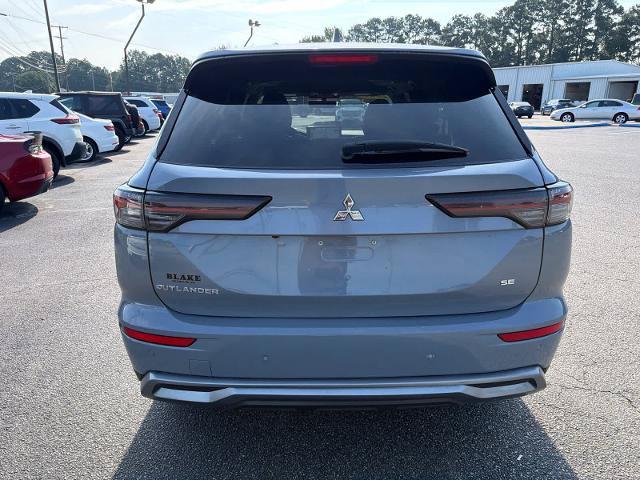 Used 2025 Mitsubishi Outlander SE FWD image 4