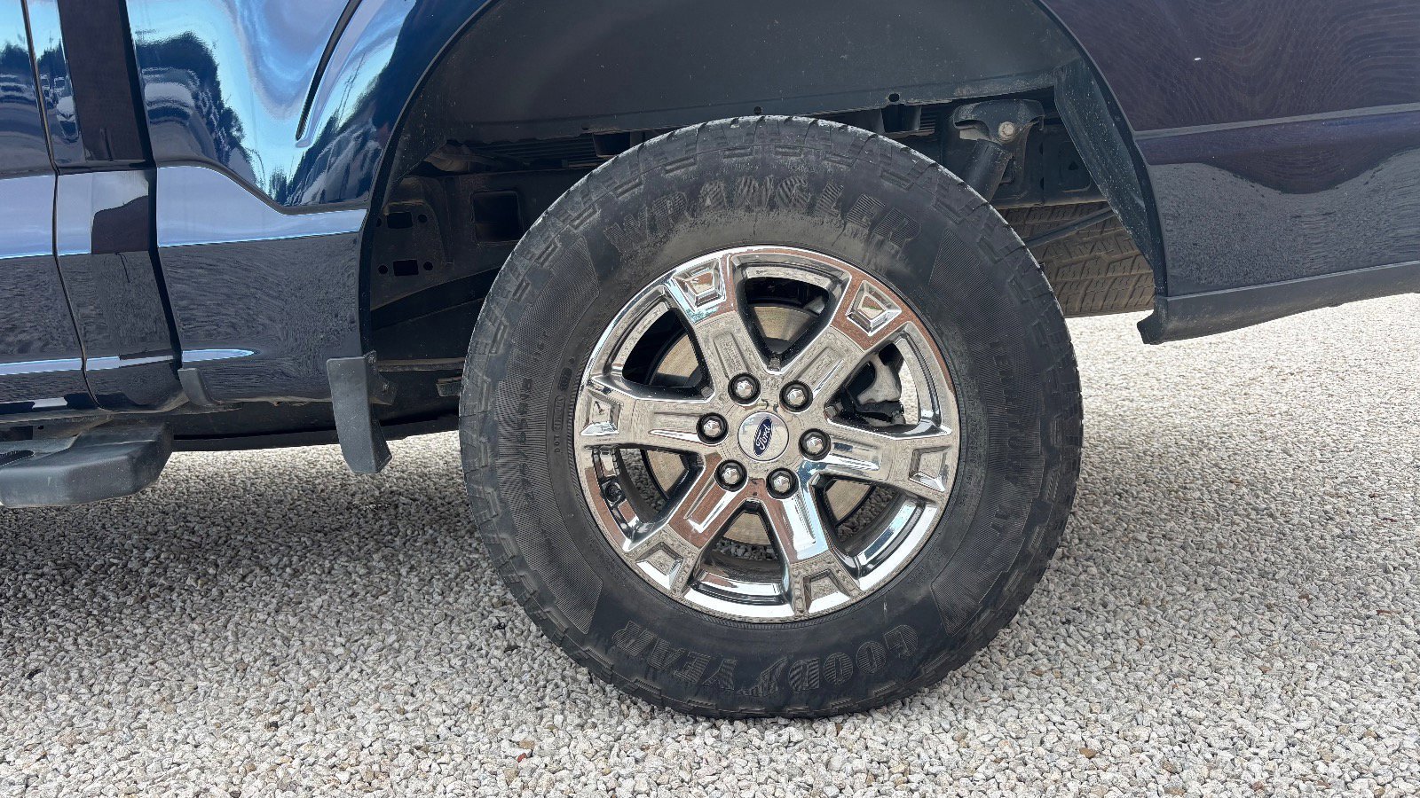 Certified 2022 Ford F150 Lariat w/ Equipment Group 502A High image 16