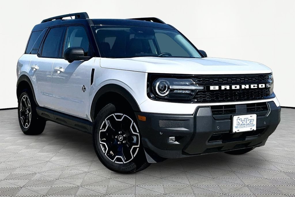 Certified 2025 Ford Bronco Sport Outer Banks w/ Outer Banks Tech Package+ AWD/4WD image 12