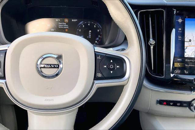 Used 2020 Volvo XC60 T5 Momentum image 25
