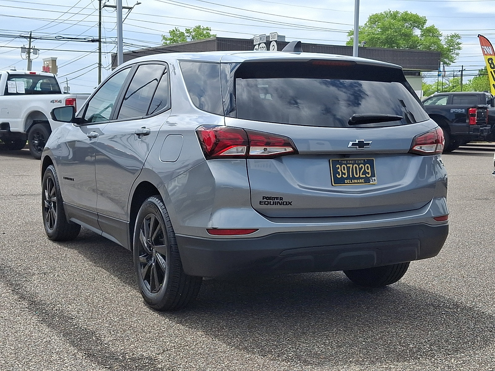 Used 2024 Chevrolet Equinox LS w/ LS Convenience Package FWD image 8