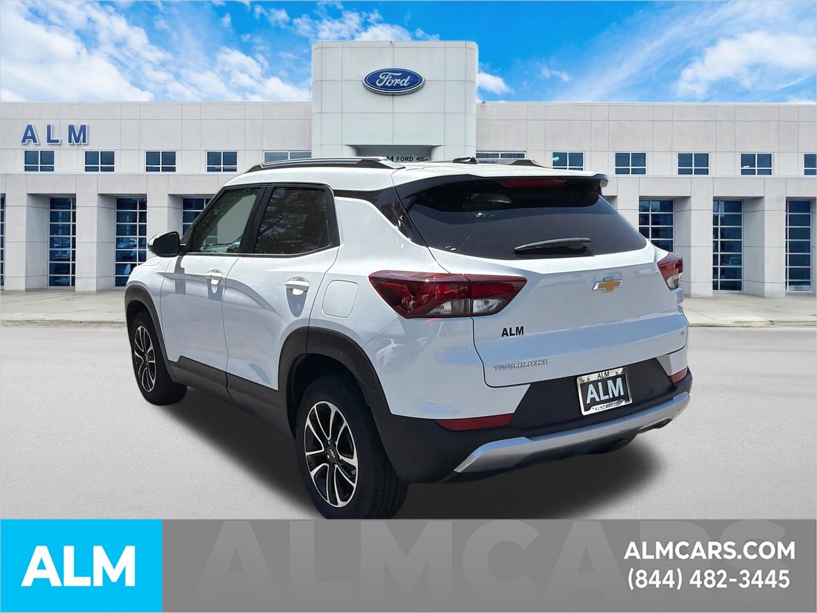 Used 2026 Chevrolet TrailBlazer LT w/ LT Cold Weather Package FWD image 8