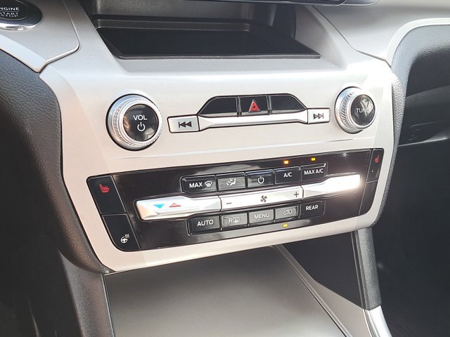 Certified 2023 Ford Explorer XLT w/ Equipment Group 202A image 33