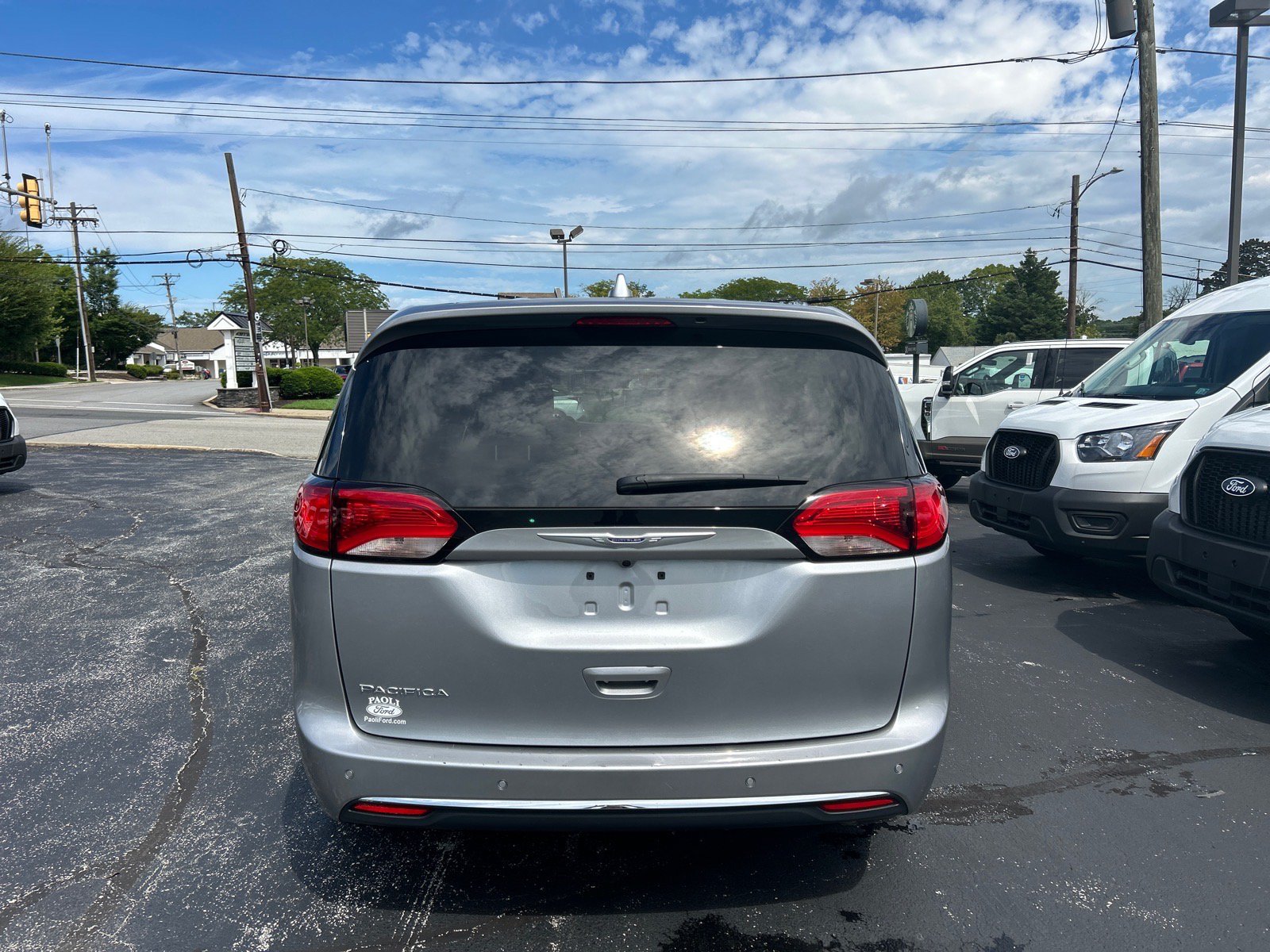 Used 2020 Chrysler Pacifica Touring w/ Advanced Safetytec Group FWD image 14