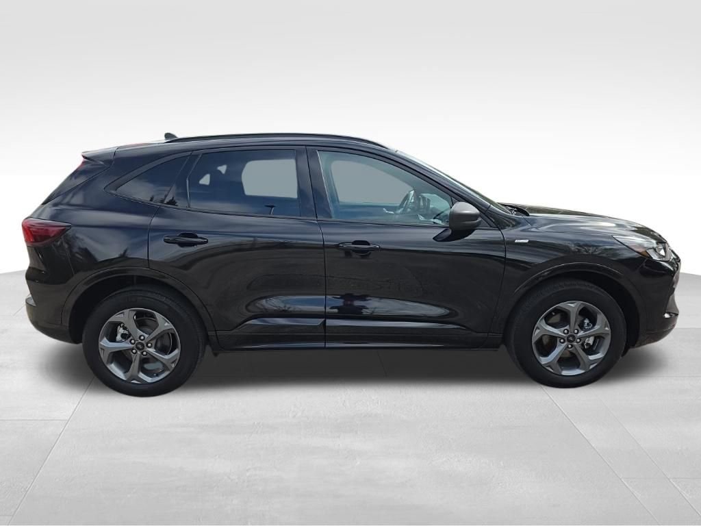 Certified 2024 Ford Escape ST-Line w/ Tech Pack #1 AWD/4WD image 4