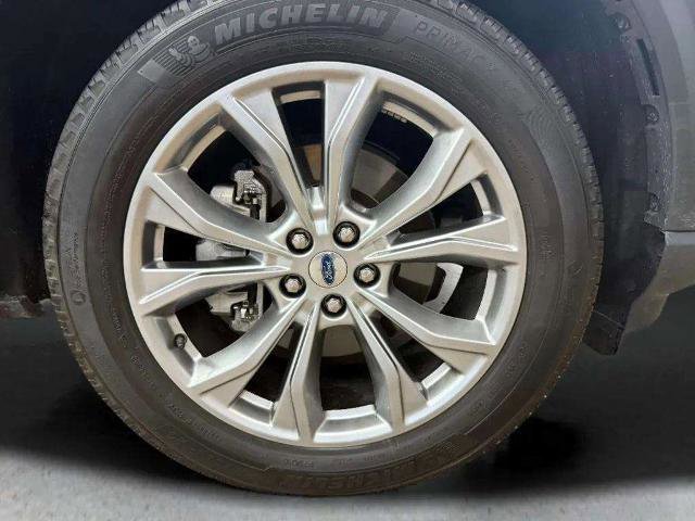 Certified 2021 Ford Explorer XLT w/ Equipment Group 202A image 32