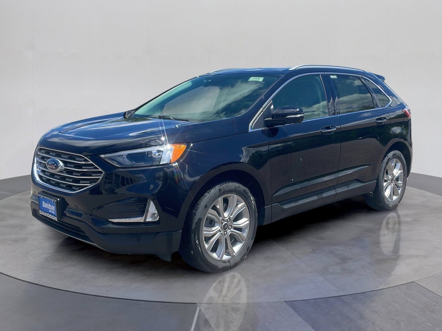 Certified 2023 Ford Edge Titanium AWD/4WD image 1