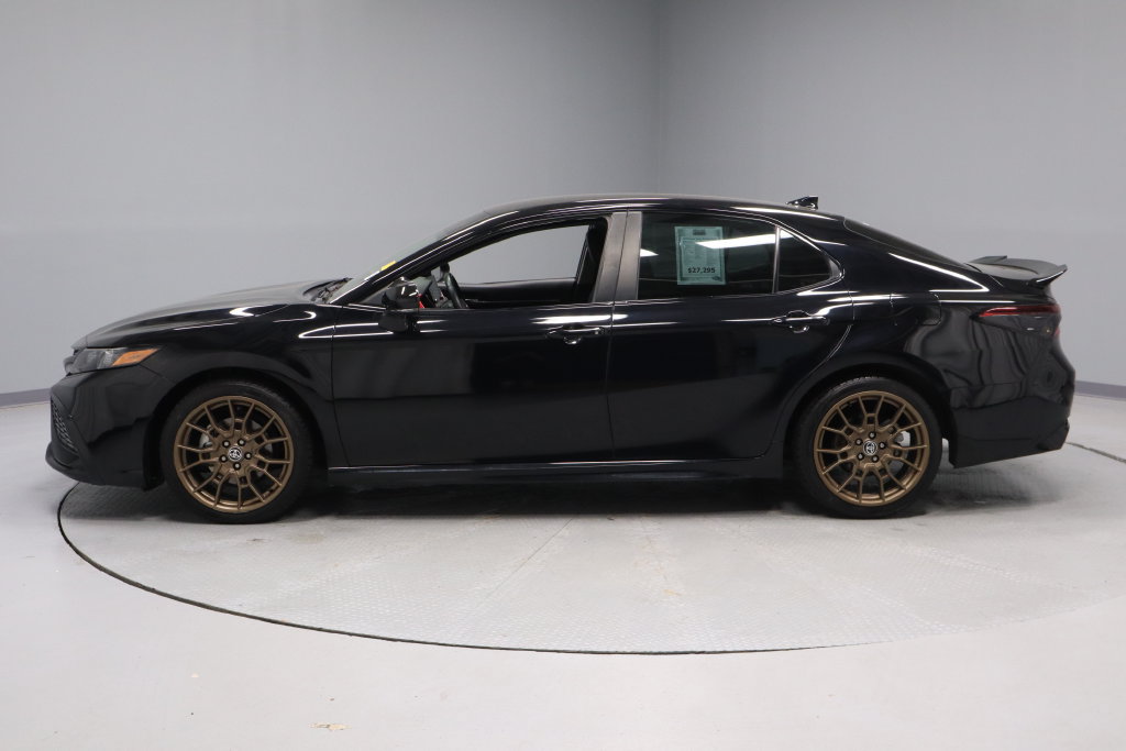 Used 2023 Toyota Camry SE FWD image 7