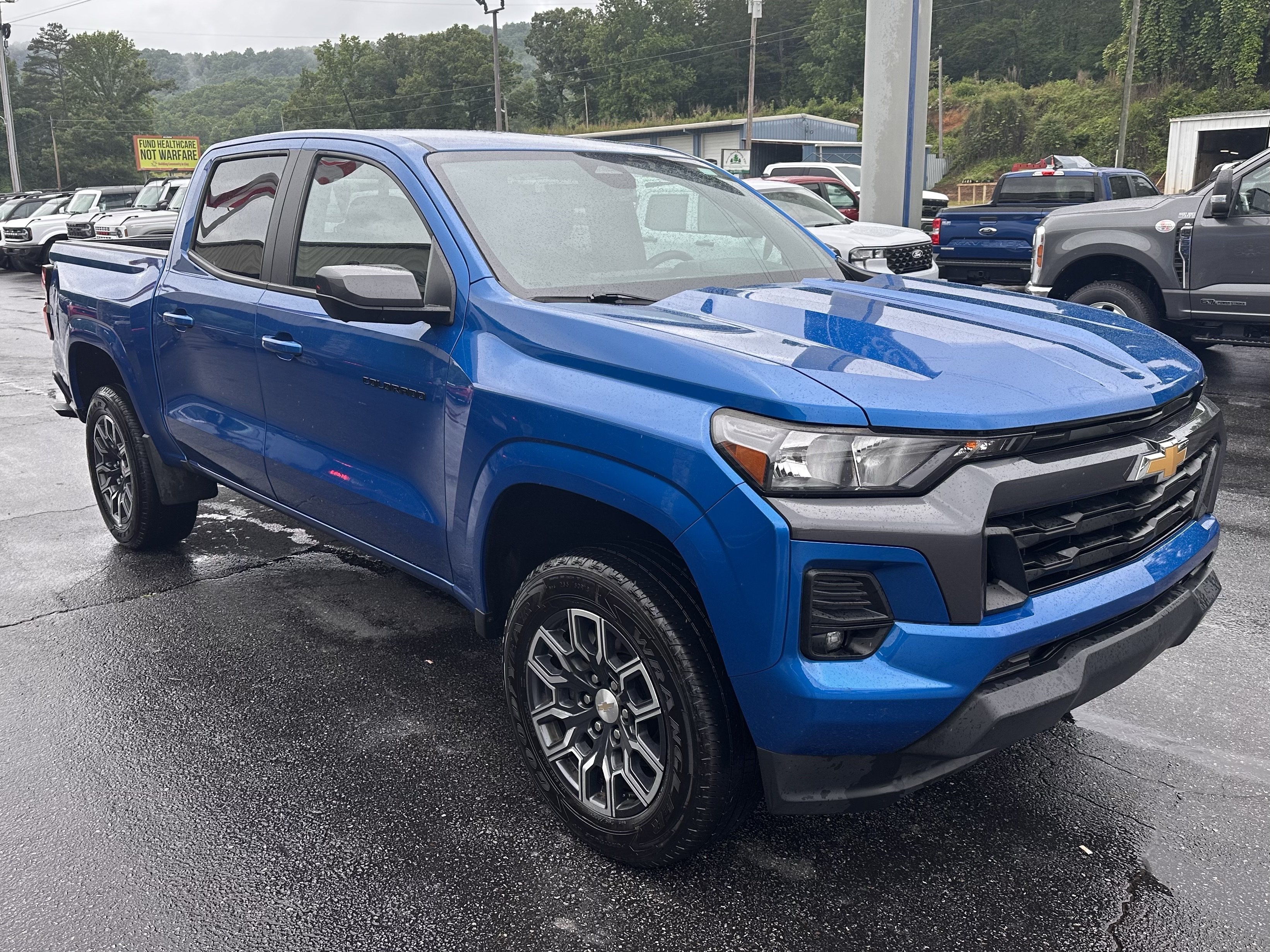 Used 2023 Chevrolet Colorado LT w/ LT Convenience Package II RWD image 4