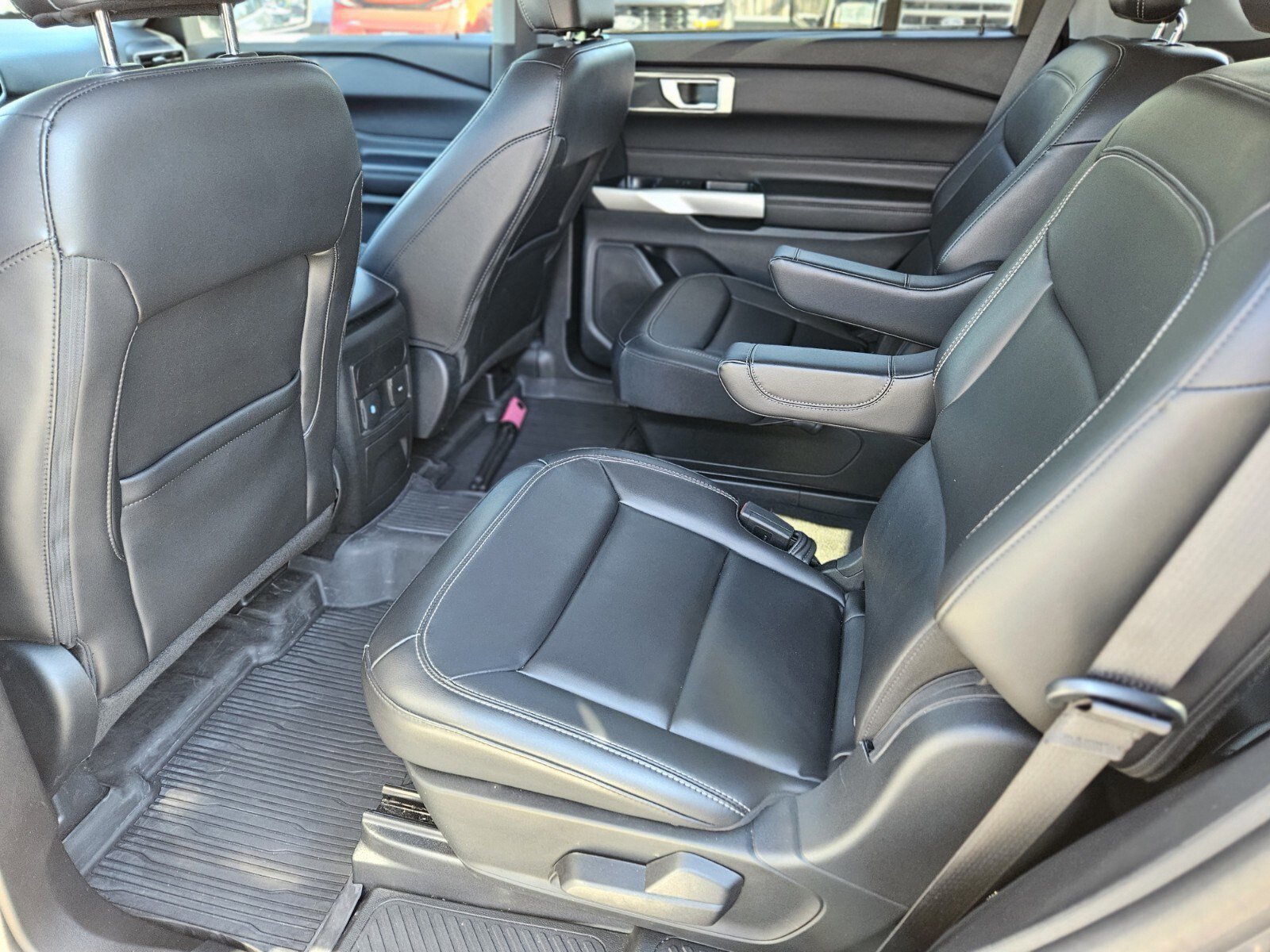 Certified 2023 Ford Explorer XLT w/ Equipment Group 202A image 17