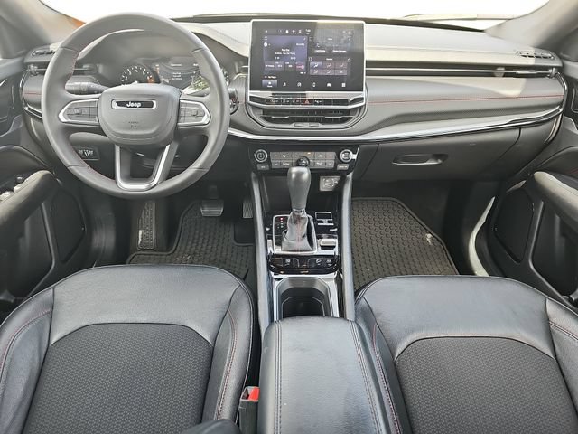 Used 2025 Jeep Compass Trailhawk AWD/4WD image 10