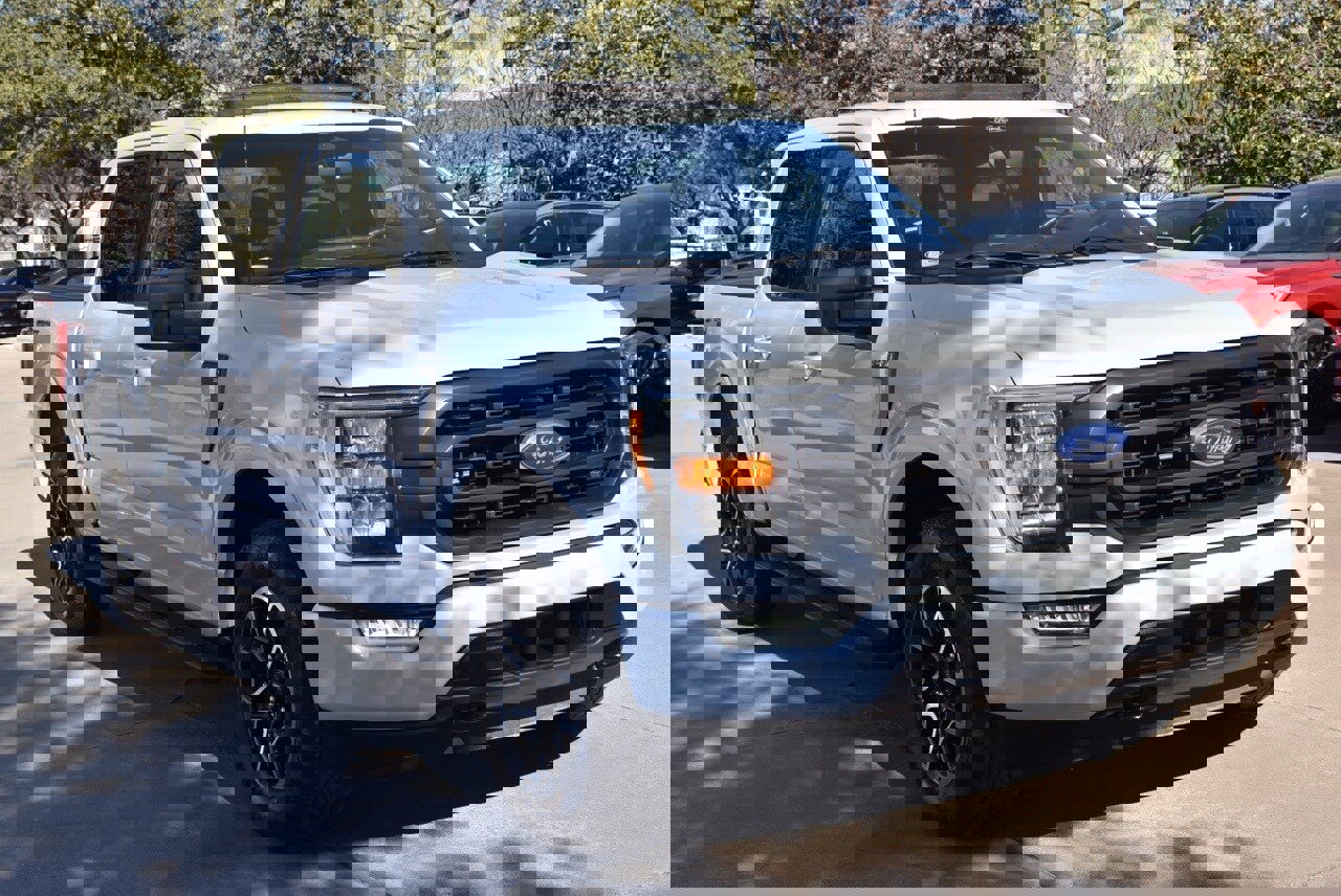 Certified 2022 Ford F150 XLT w/ Equipment Group 302A High image 4
