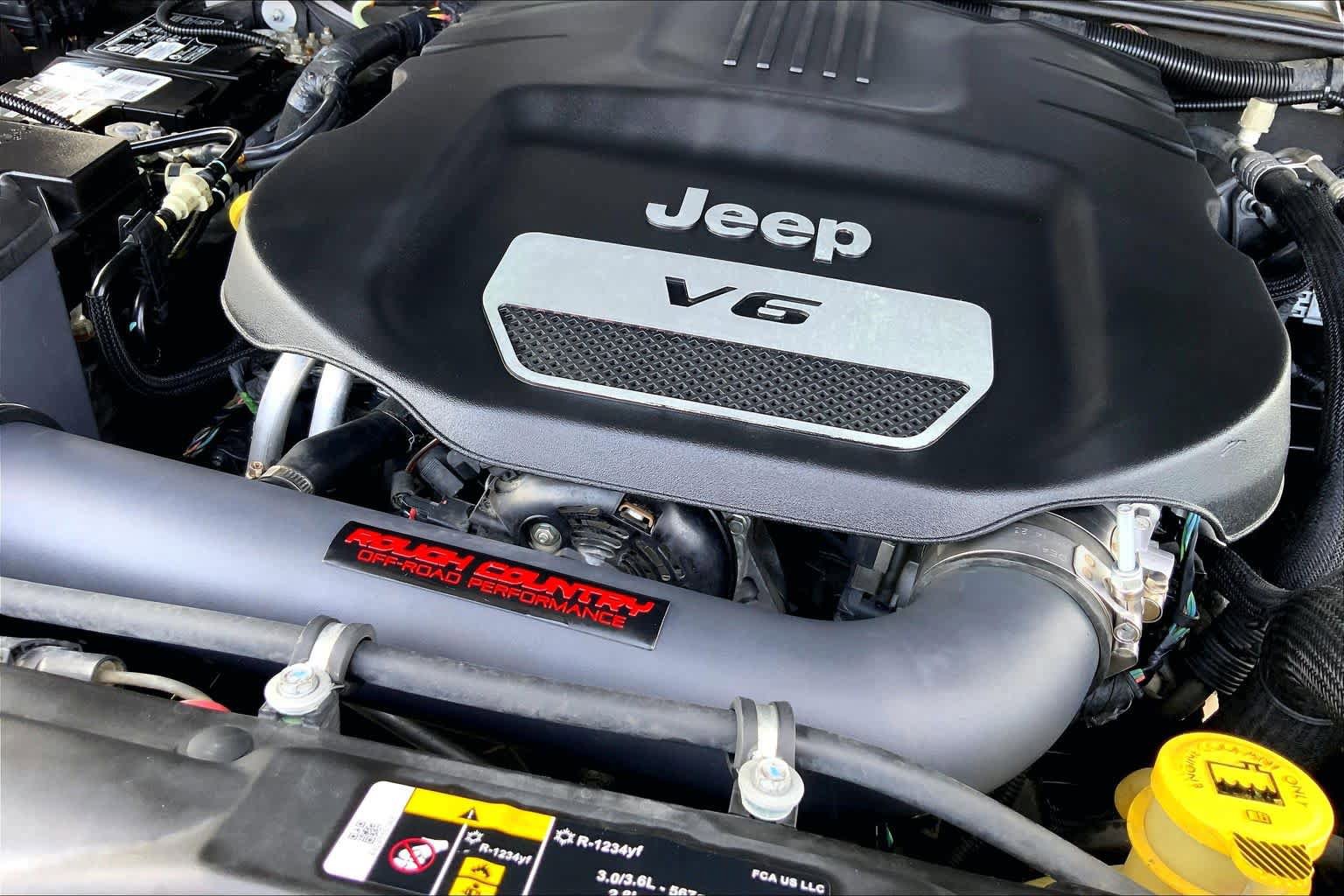 Used 2018 Jeep Wrangler Unlimited Rubicon w/ Connectivity Group AWD/4WD image 28