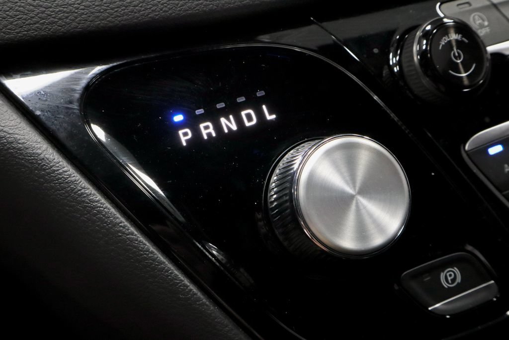 Used 2025 Chrysler Pacifica Select FWD image 31