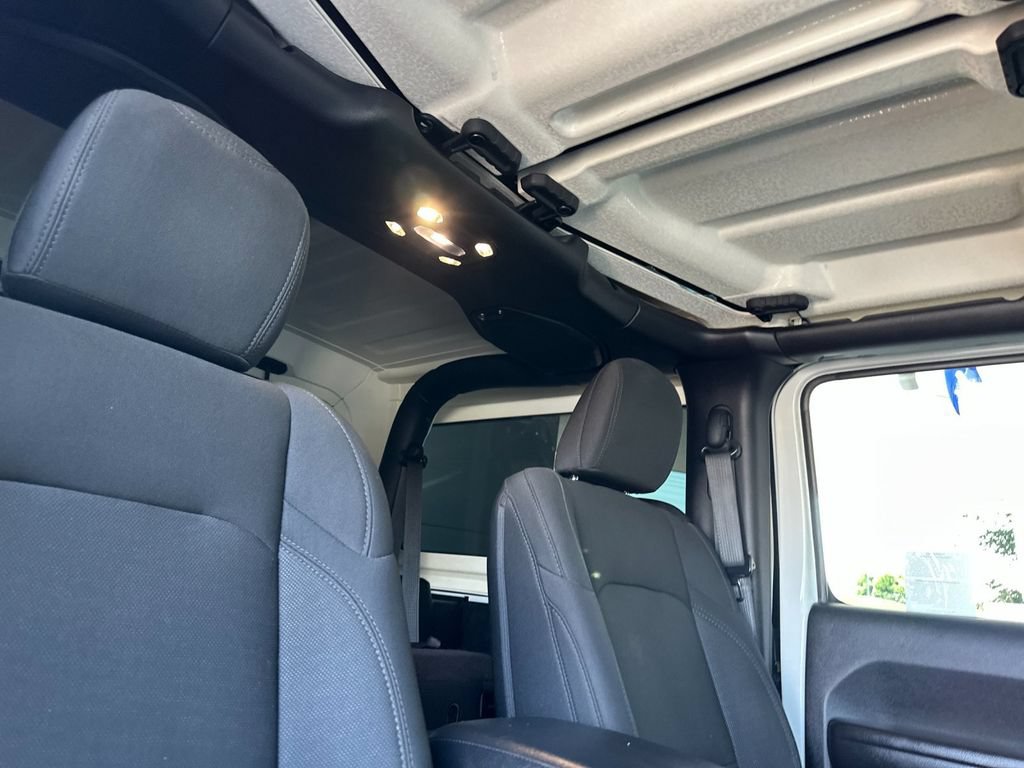 Used 2020 Jeep Wrangler Sport AWD/4WD image 15