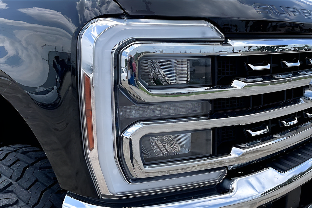 Certified 2024 Ford F250 Lariat w/ Lariat Ultimate Package AWD/4WD image 34