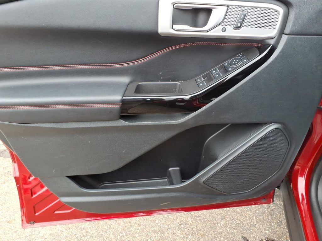 Certified 2024 Ford Explorer ST-Line w/ Class IV Trailer Tow Package image 15