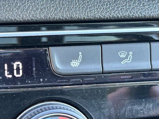 Used 2023 Volkswagen Atlas SEL AWD/4WD image 30