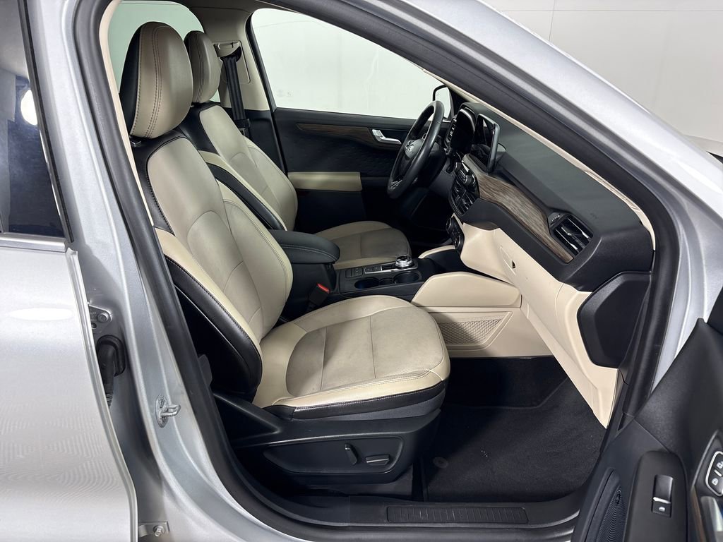 Certified 2020 Ford Escape Titanium FWD image 6