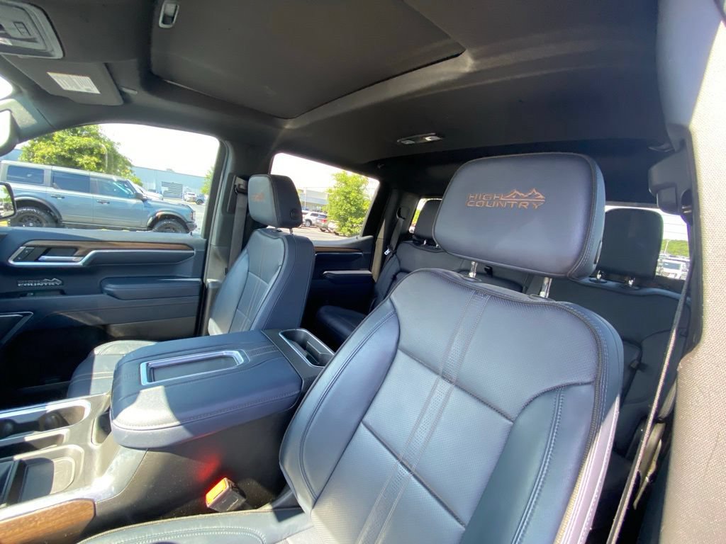 Used 2022 Chevrolet Silverado 1500 High Country w/ High Country Premium Package AWD/4WD image 21