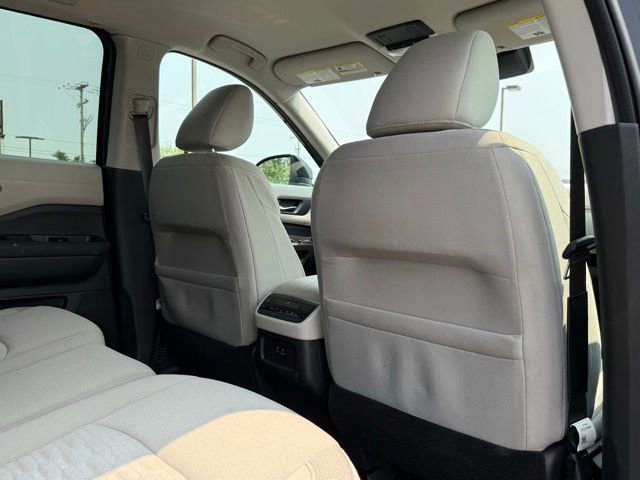 Used 2022 Nissan Pathfinder SV image 34