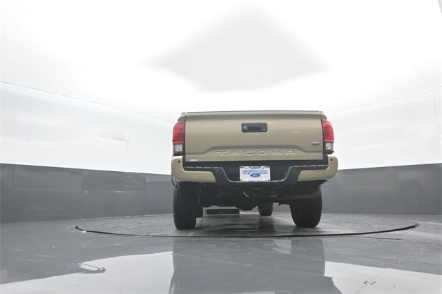 Used 2019 Toyota Tacoma TRD Off-Road image 31