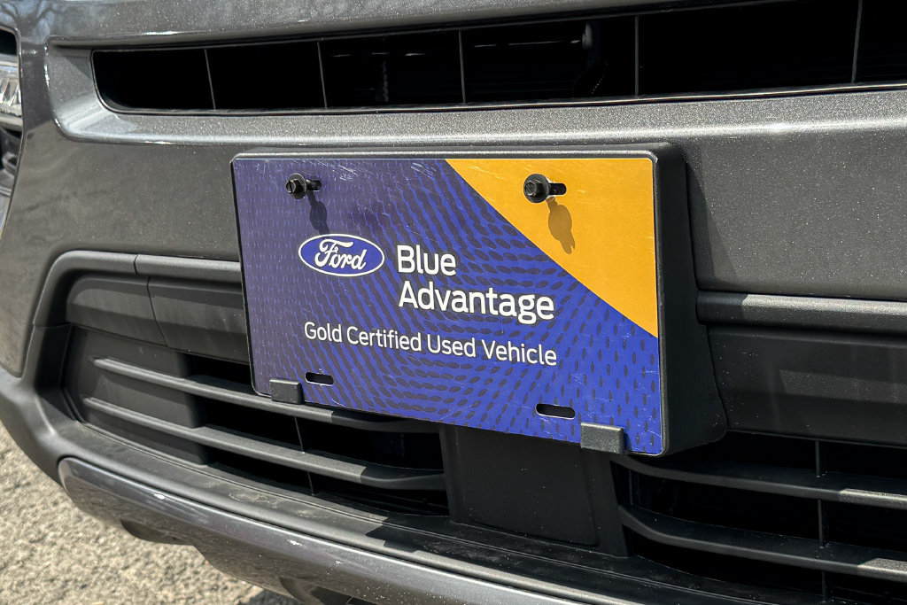 Certified 2022 Ford Explorer XLT w/ Equipment Group 202A AWD/4WD image 8