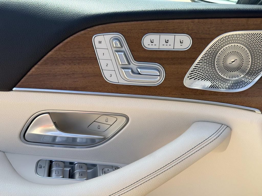 Used 2022 Mercedes-Benz GLS 450 4MATIC image 22