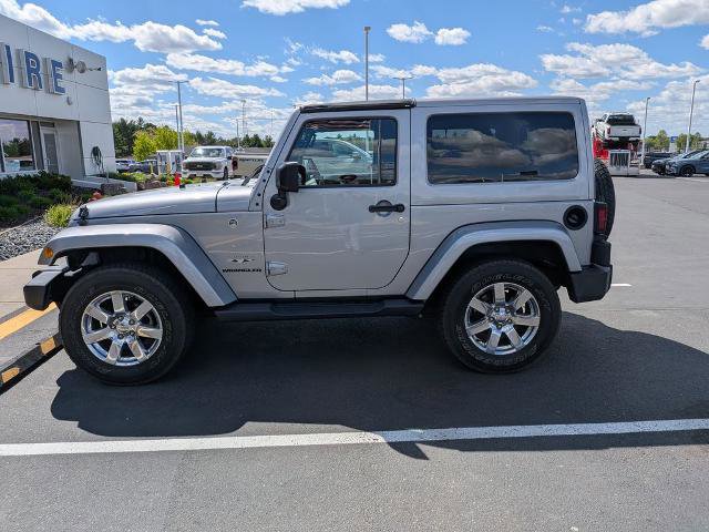 Used 2017 Jeep Wrangler Sahara AWD/4WD image 3