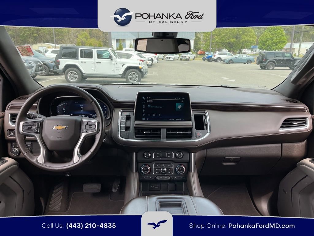 Used 2022 Chevrolet Suburban LT w/ Luxury Package image 8