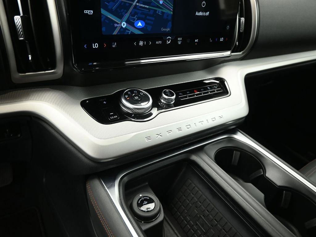 Certified 2025 Ford Expedition Active AWD/4WD image 15