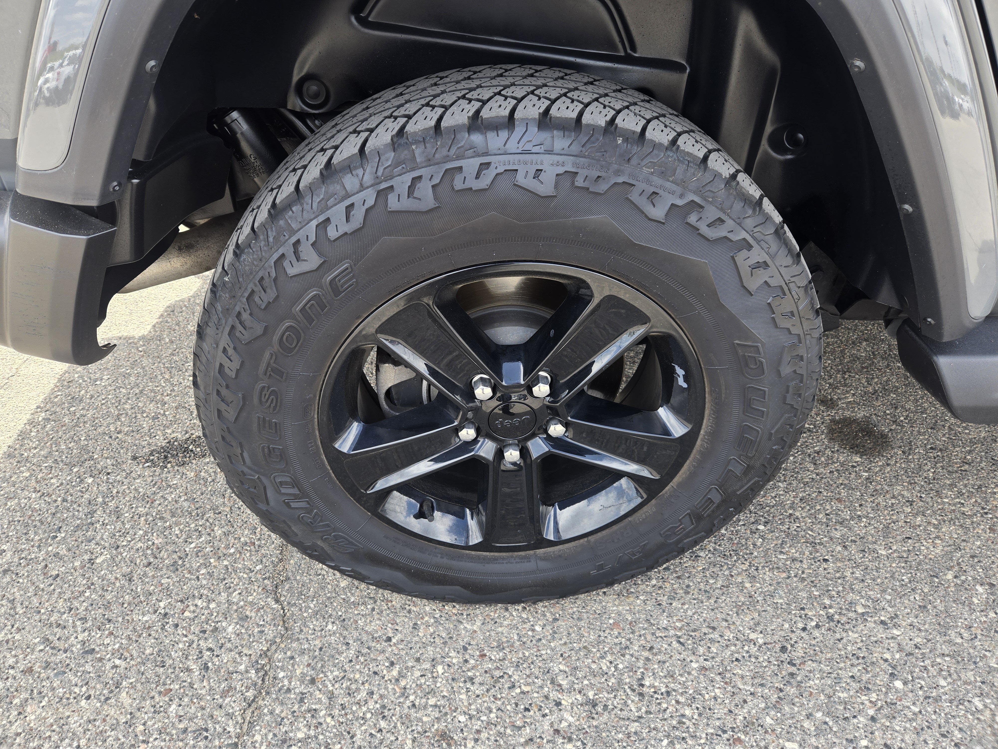 Used 2023 Jeep Wrangler Unlimited Sahara AWD/4WD image 14