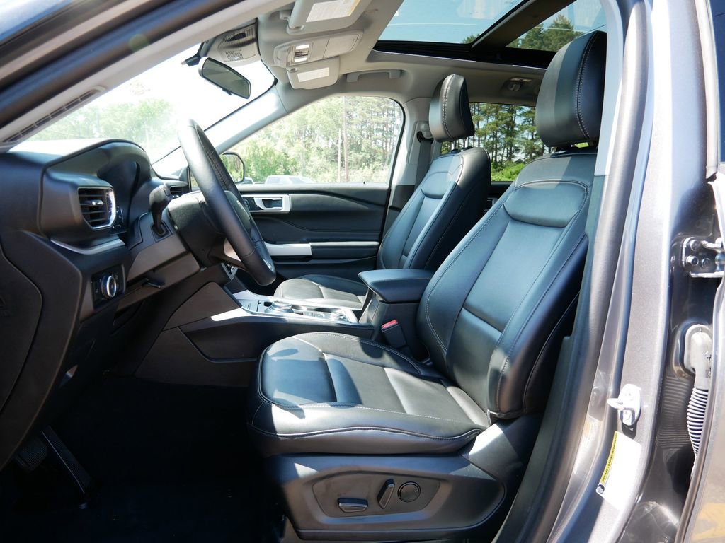 Certified 2023 Ford Explorer XLT w/ Equipment Group 202A AWD/4WD image 14