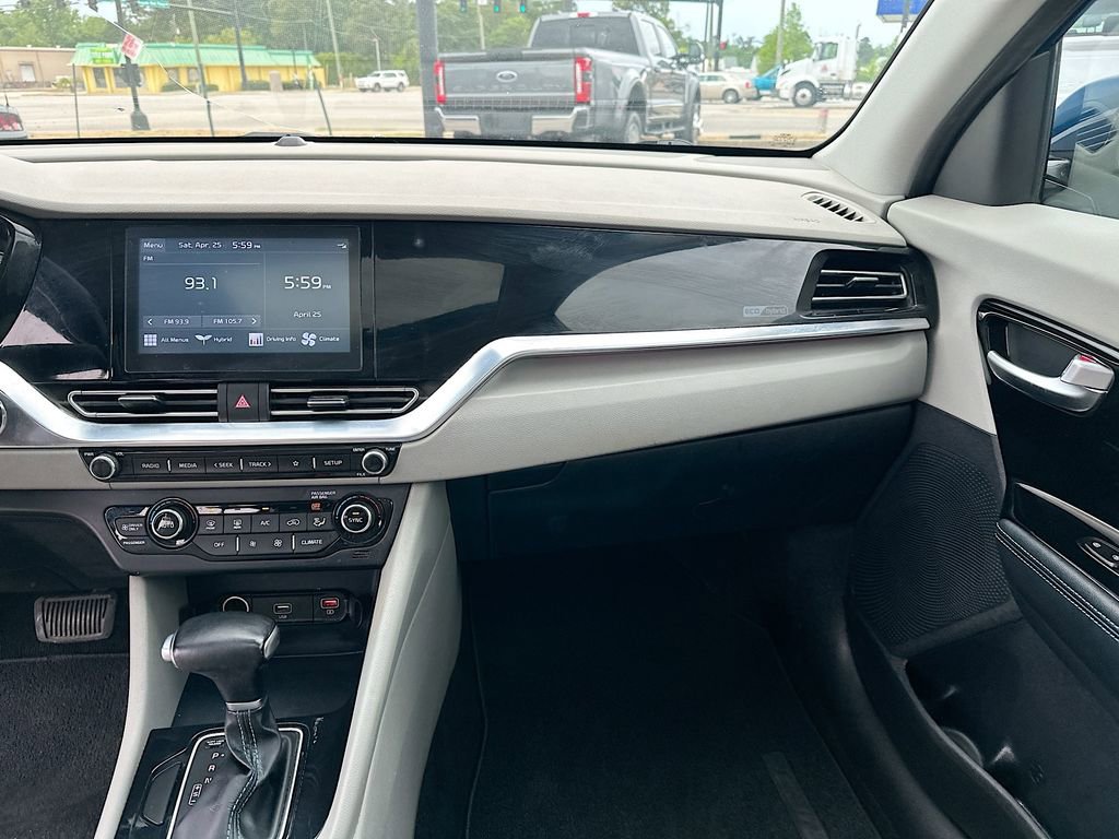 Used 2020 Kia Niro Touring FWD image 20